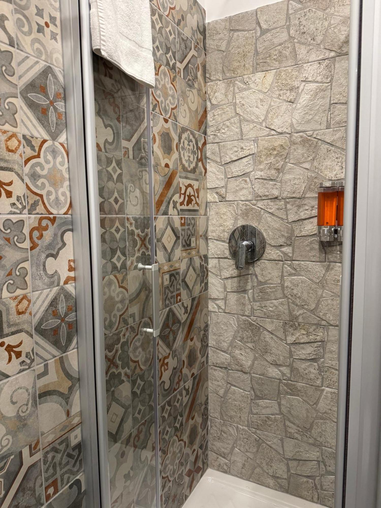 Luxor Eco Roma Casa E Appartamento Per Vacanze In Centro Piazza Bologna, Colosseo, Piazza Di Spagna, Vaticano, San Pietro, Sapienza, Fontana Di Trevi, Piazza Navona, Trastevere, Tiburtina, Termini, Aeroporto Dış mekan fotoğraf