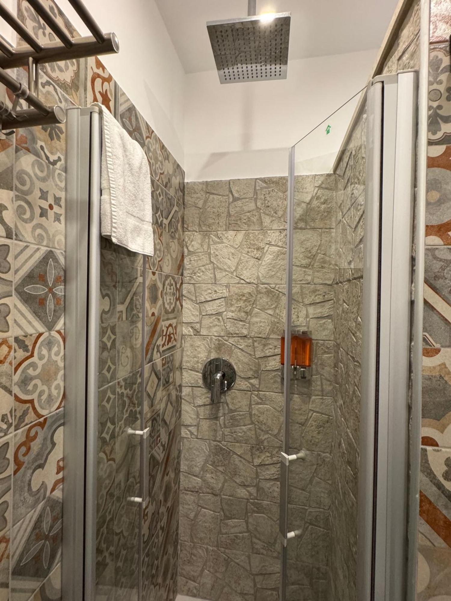 Luxor Eco Roma Casa E Appartamento Per Vacanze In Centro Piazza Bologna, Colosseo, Piazza Di Spagna, Vaticano, San Pietro, Sapienza, Fontana Di Trevi, Piazza Navona, Trastevere, Tiburtina, Termini, Aeroporto Dış mekan fotoğraf
